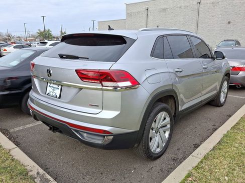 Used 2020 Volkswagen Atlas Cross Sport SE w/ Panoramic Sunroof Package image 4