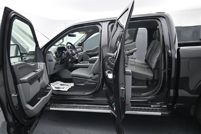 Used 2025 Ford F150 XLT w/ Equipment Group 301A Standard AWD/4WD image 10