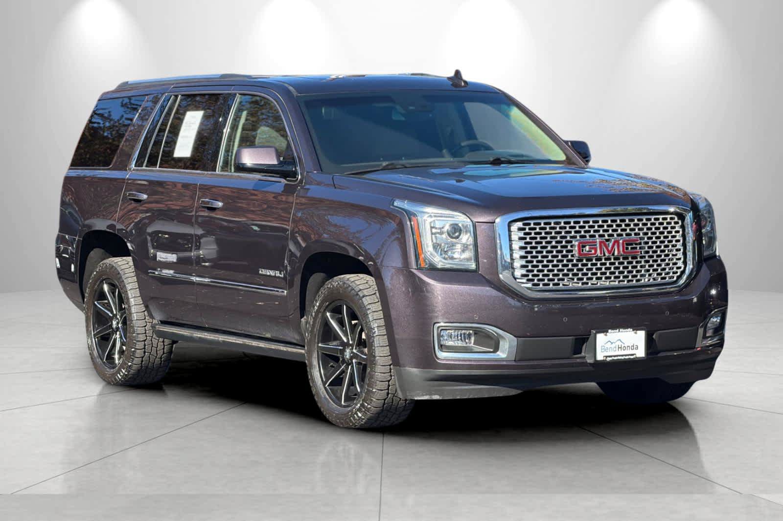 Used 2015 GMC Yukon Denali w/ Premium Package AWD/4WD image 9