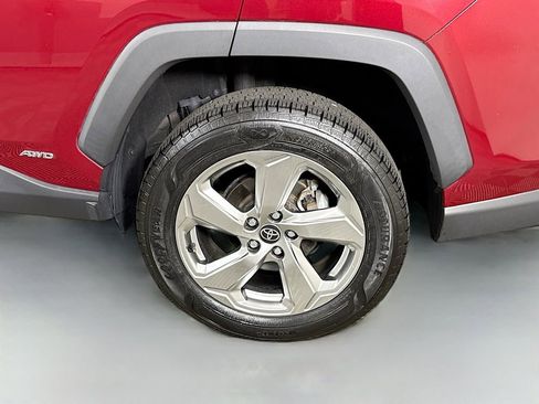 Certified 2021 Toyota RAV4 XLE Premium AWD/4WD image 35