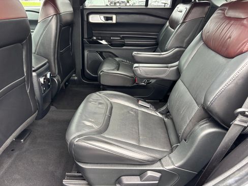 Used 2021 Ford Explorer Platinum w/ Equipment Group 601A AWD/4WD image 15
