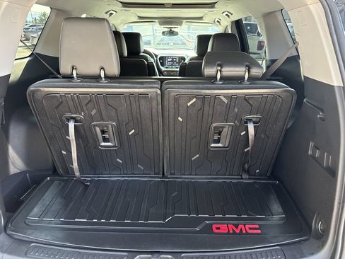 Used 2023 GMC Acadia SLT w/ Elevation Edition FWD image 18