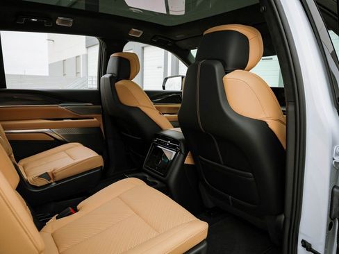 Used 2025 Cadillac Escalade IQ Sport 2 image 29