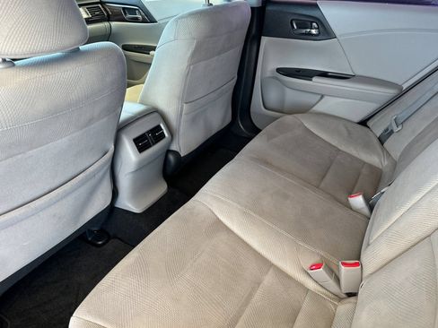 Used 2017 Honda Accord EX image 12