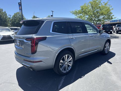Used 2024 Cadillac XT6 Premium Luxury AWD/4WD image 6