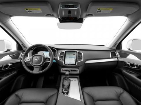 Used 2018 Volvo XC90 T6 Momentum w/ Convenience Package image 11