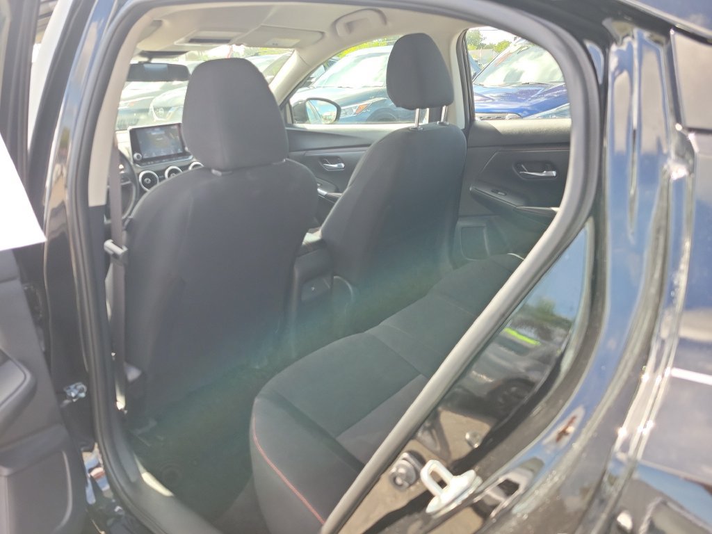 Certified 2025 Nissan Sentra SR FWD image 9