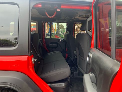 Used 2023 Jeep Wrangler Unlimited AWD/4WD image 8