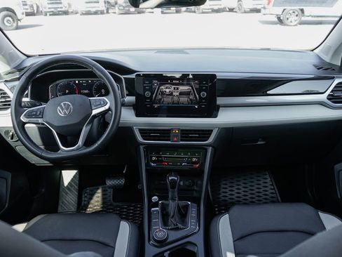 Used 2025 Volkswagen Taos SEL AWD/4WD image 26