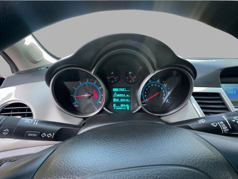 Used 2015 Chevrolet Cruze LS FWD image 17