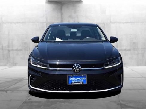 Certified 2025 Volkswagen Jetta SE w/ Black Wheel Package FWD image 4