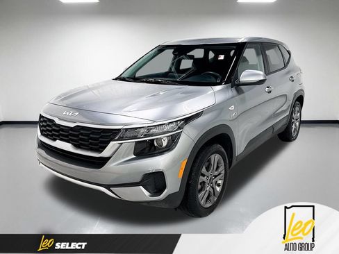 Used 2023 Kia Seltos LX AWD/4WD image 1