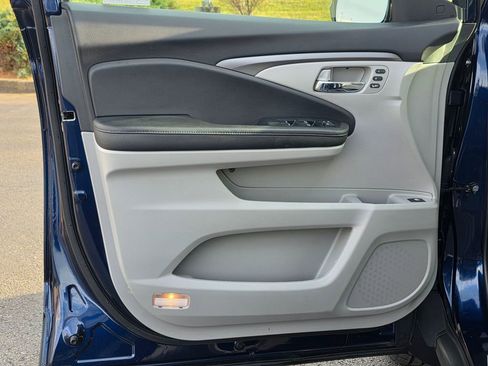 Used 2023 Honda Ridgeline RTL-E image 12