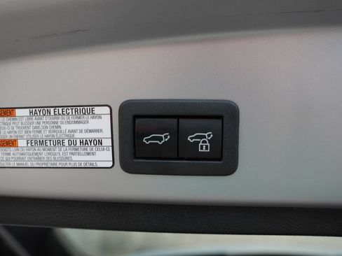 Used 2024 Toyota Corolla Cross XLE w/ Convenience Package AWD/4WD image 22