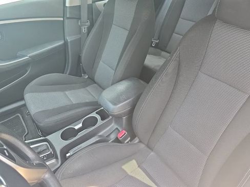 Used 2013 Hyundai Elantra GT FWD image 11