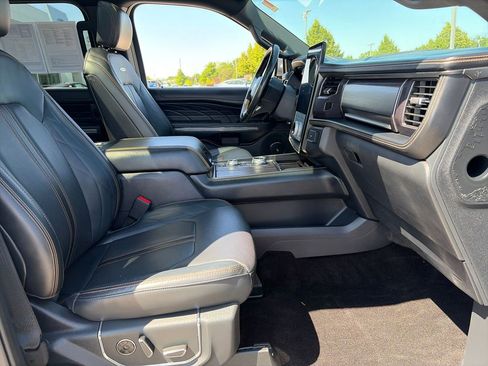 Used 2022 Ford Expedition Platinum AWD/4WD image 11