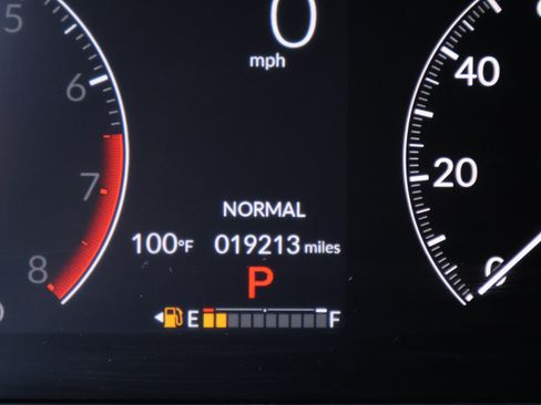 Used 2025 Honda Pilot TrailSport image 35