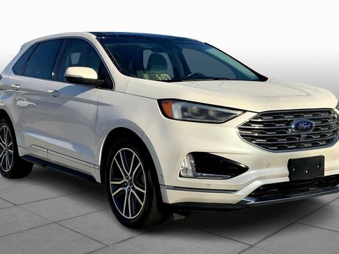 Used 2019 Ford Edge Titanium w/ Equipment Group 301A FWD image 2
