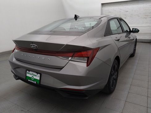 Used 2023 Hyundai Elantra SEL w/ Cargo Package FWD image 9