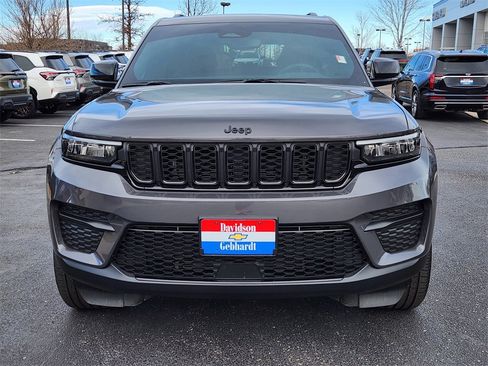 Used 2024 Jeep Grand Cherokee Altitude image 5