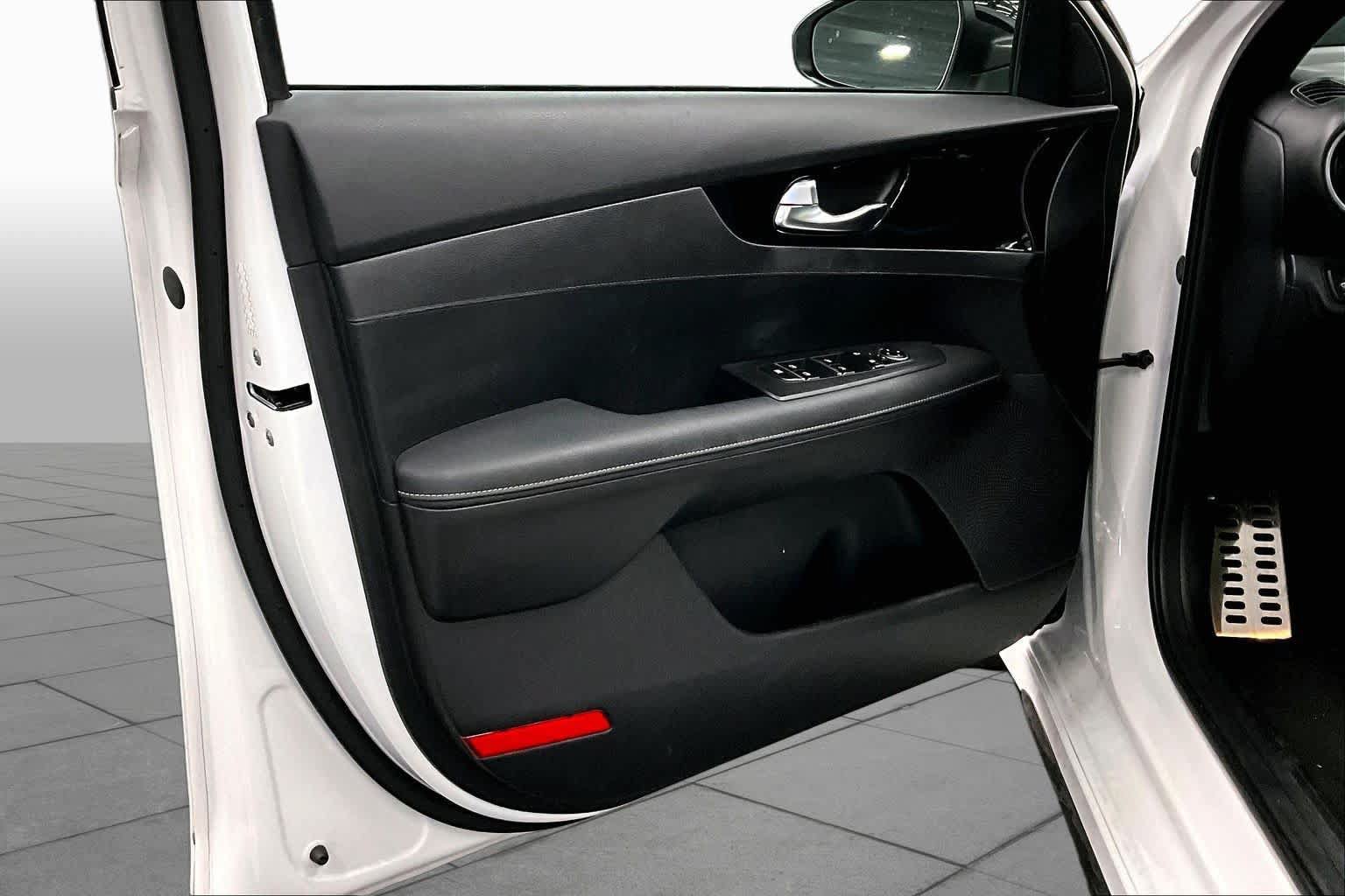 Used 2024 Kia Forte GT-Line FWD image 21