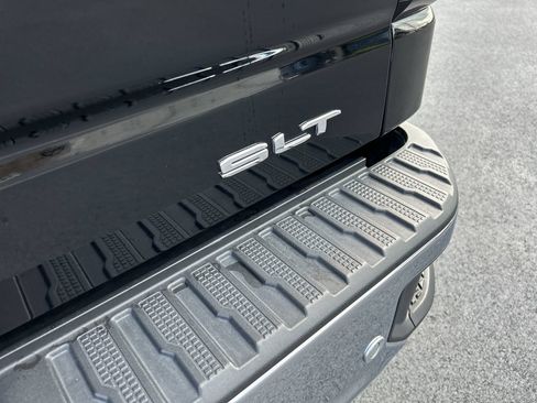 Used 2024 GMC Sierra 1500 SLT w/ SLT Premium Plus Package AWD/4WD image 12