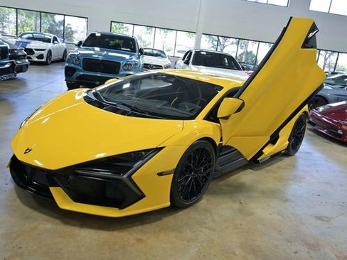 Used 2024 Lamborghini Revuelto AWD/4WD image 8