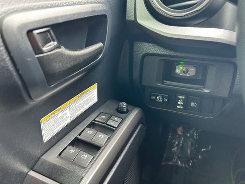 Used 2019 Toyota Tacoma TRD Off-Road AWD/4WD image 26