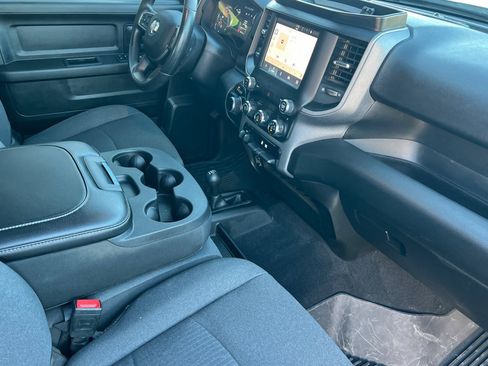 Used 2024 RAM 2500 Tradesman w/ Chrome Appearance Group image 16