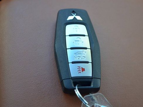 Used 2023 Mitsubishi Outlander SEL image 26