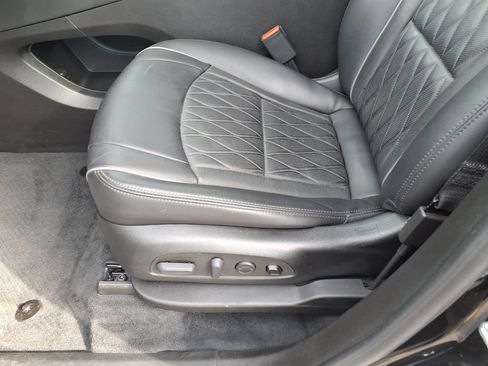 Used 2023 Buick Enclave Avenir w/ Avenir Technology Package FWD image 11