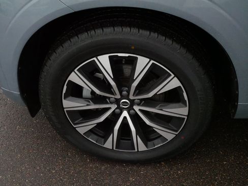 Used 2023 Volvo XC60 B5 Core image 15