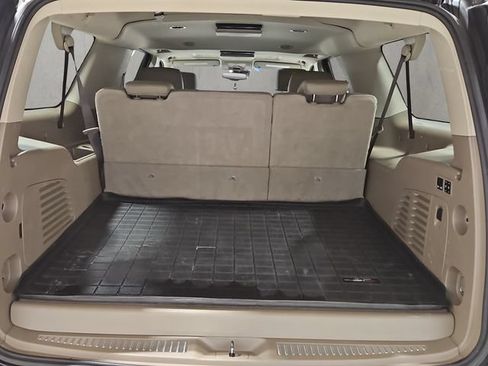 Used 2017 Chevrolet Suburban LT AWD/4WD image 25