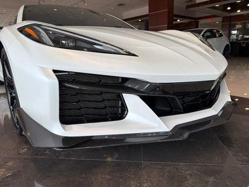 Used 2025 Chevrolet Corvette Z06 RWD image 10