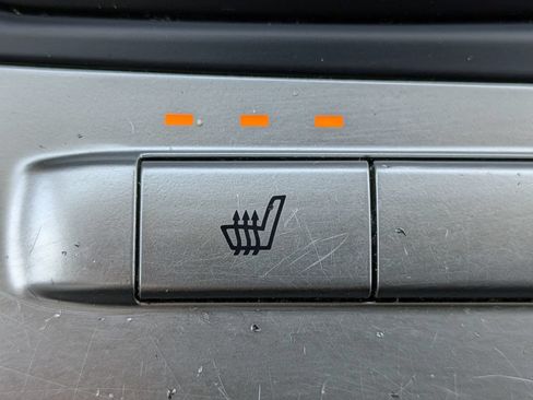 Used 2024 Kia Carnival LX FWD image 23