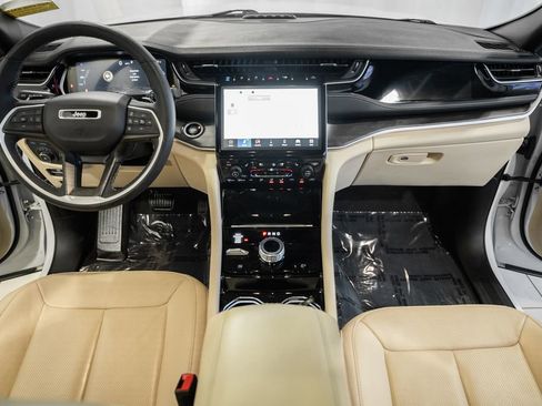 Used 2023 Jeep Grand Cherokee 4WD 4xe w/ Luxury Tech Group II image 26