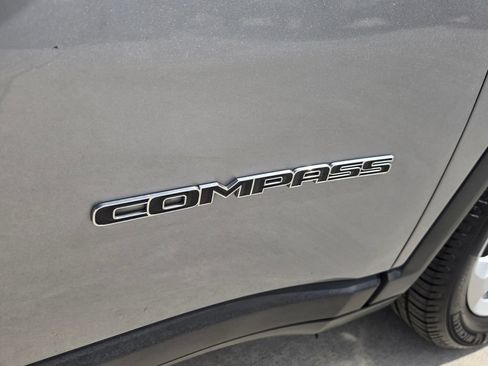 Used 2021 Jeep Compass Latitude FWD image 18