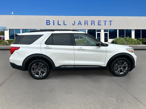 Certified 2023 Ford Explorer XLT w/ Equipment Group 202A RWD image 8