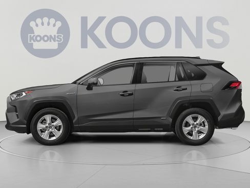 Used 2019 Toyota RAV4 XLE w/ Carpet Mat Package AWD/4WD image 4