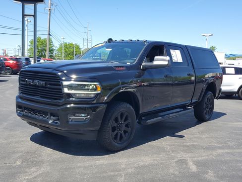 Used 2019 RAM 2500 Laramie w/ Black Appearance Package AWD/4WD image 32