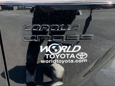 Used 2026 Toyota Corolla Cross SE image 30
