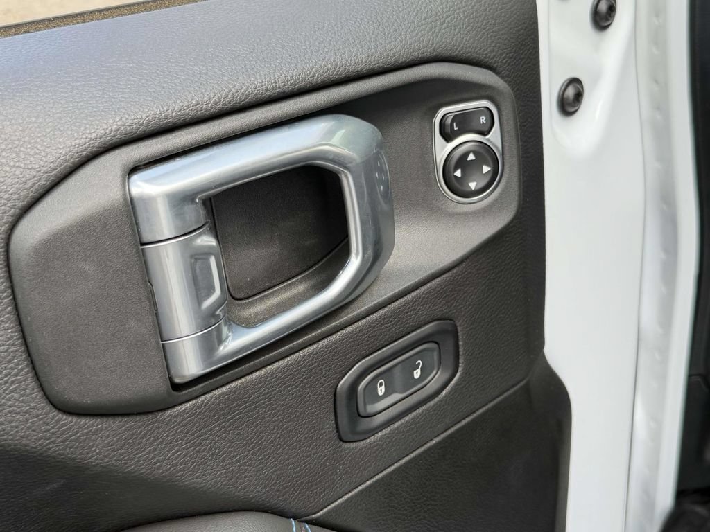 Used 2024 Jeep Wrangler High Altitude AWD/4WD image 13