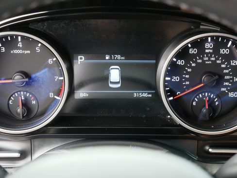 Certified 2023 Kia Carnival EX FWD image 21