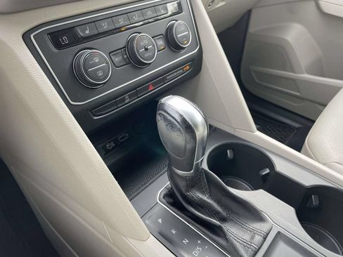 Used 2019 Volkswagen Atlas SE FWD image 30