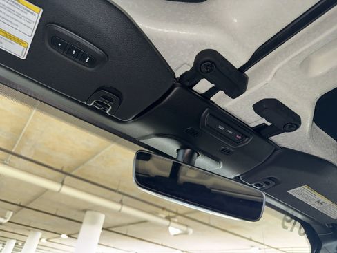 Used 2019 Jeep Wrangler Unlimited Sahara image 31