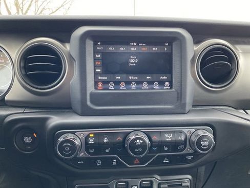 Used 2020 Jeep Gladiator Sport w/ Quick Order Package 24S image 16