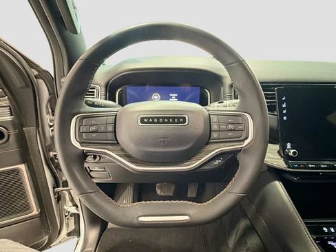 Used 2022 Jeep Wagoneer Series III AWD/4WD image 10