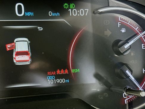 Used 2020 Toyota RAV4 Limited image 19