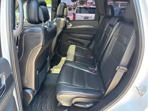 Used 2018 Jeep Grand Cherokee Trailhawk w/ Trailhawk Luxury Group AWD/4WD image 16