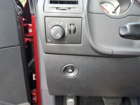 Used 2009 Dodge Challenger R/T RWD image 32